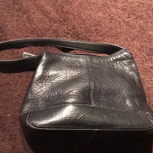 Small Reaction by Kenneth Cole handbag - Picture 2 of 4
